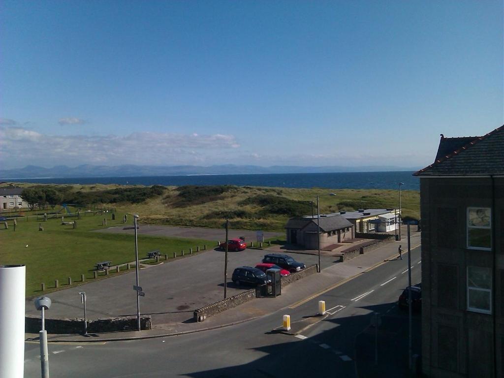 The Victoria Hotel Pwllheli Exterior photo